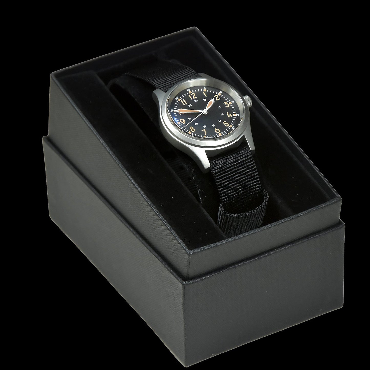 A-17 U.S 1950s Korean War Pattern Military Watch with Shatter and Scratch Resistant Box Sapphire Crystal