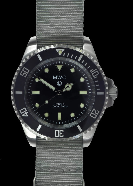 MWC 300m / 1000ft Stainless Steel Hybrid Military Divers Watch with Sweep Secondhand