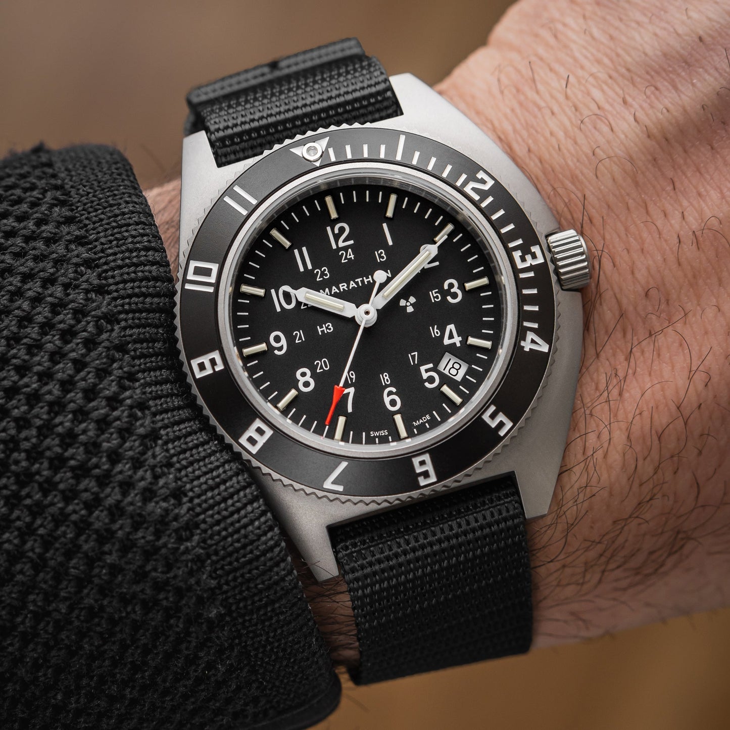 41MM STEEL NAVIGATOR W/ DATE (SSNAV-D) ON BALLISTIC NYLON