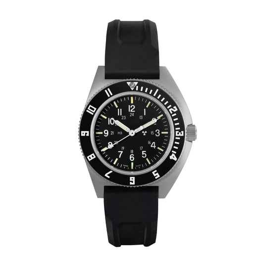 41MM STEEL NAVIGATOR (SSNAV) ON BLACK 3-PIECE RUBBER STRAP KIT