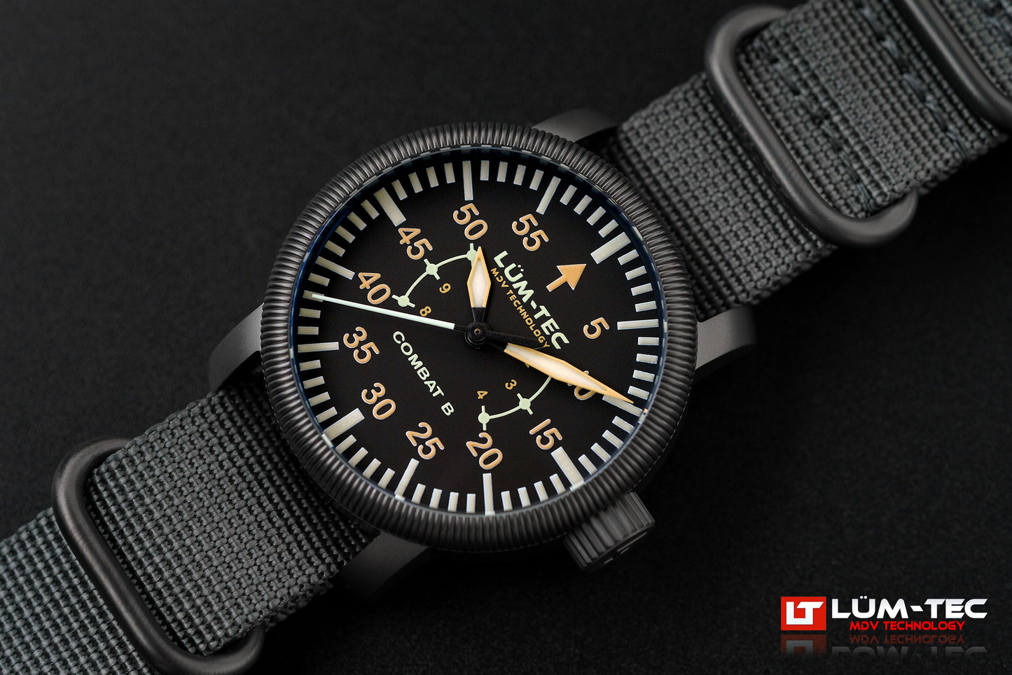 Combat B62 automatic 39mm