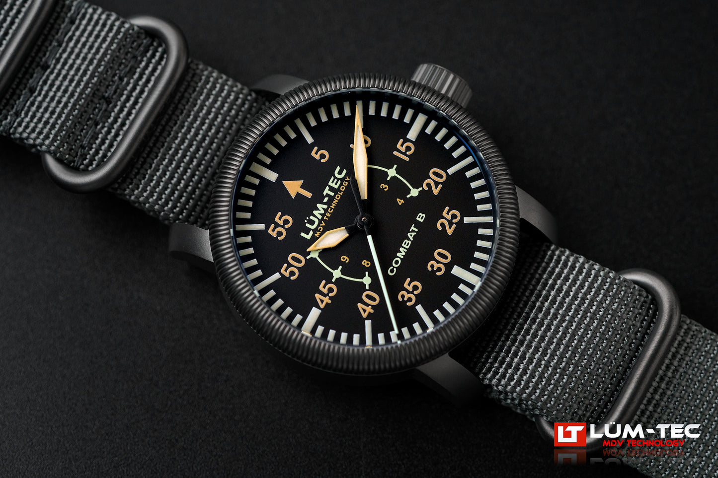 Combat B62 automatic 39mm