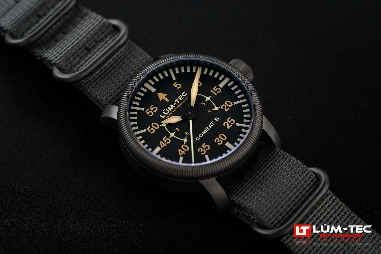 Combat B62 automatic 39mm