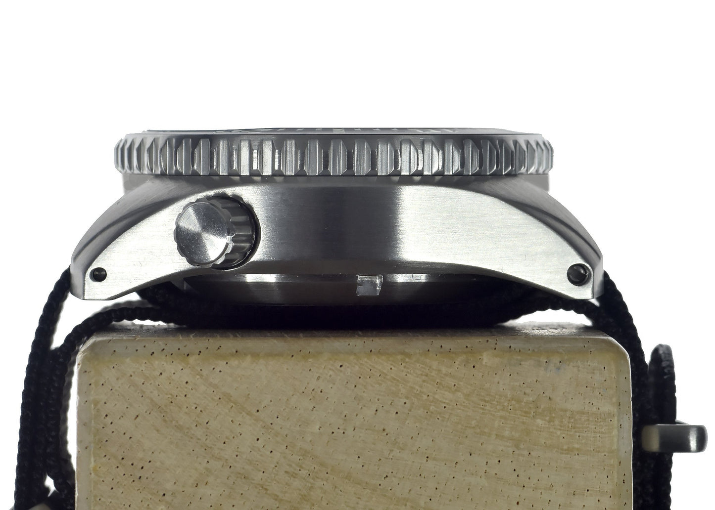 MWC "Depthmaster" 100atm / 3,280ft / 1000m Water Resistant Military Divers Watch in Stainless Steel Case with Helium Valve (Quartz)