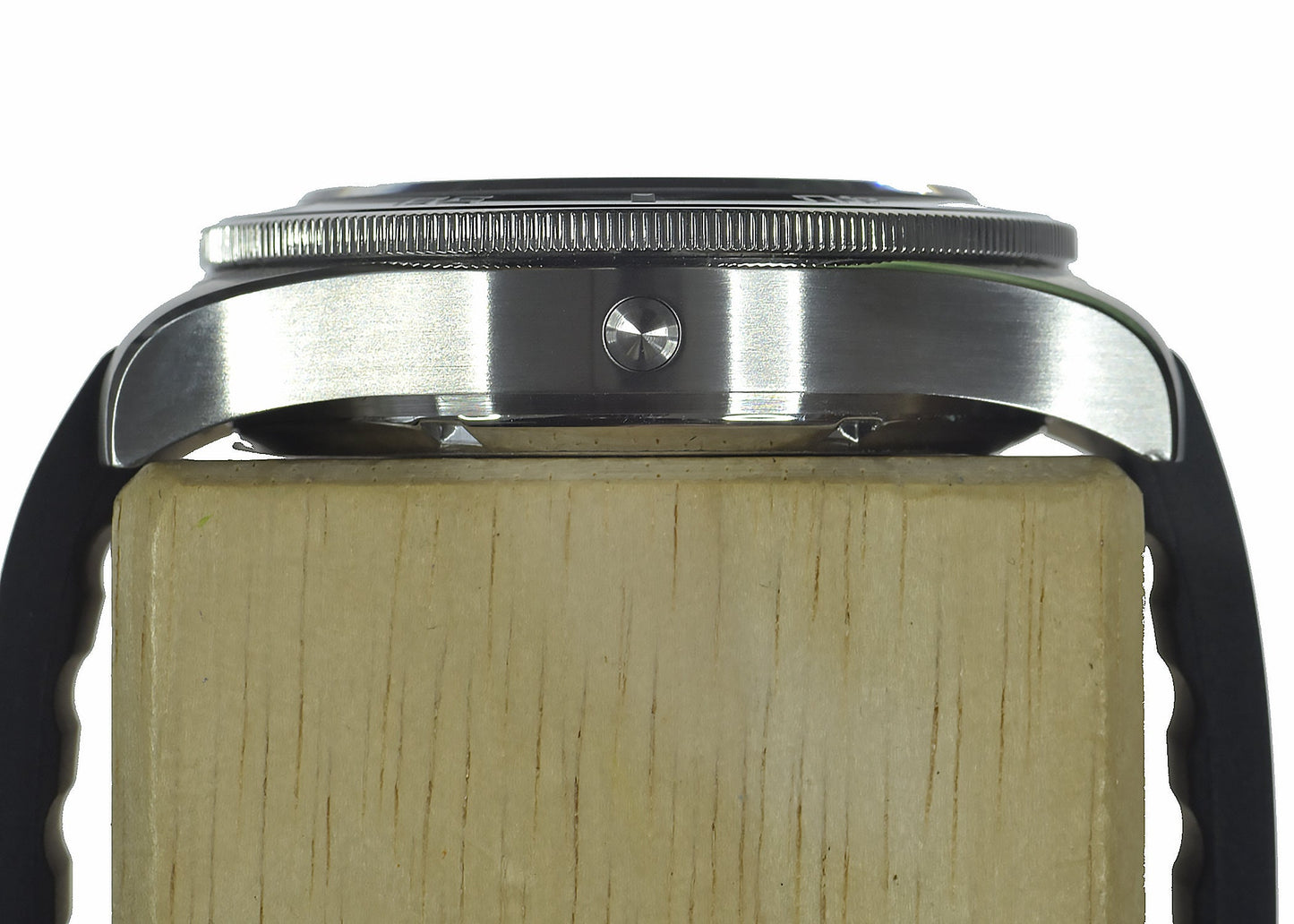 MWC Swiss Made 500m (1640ft) Water Resistant Automatic Divers Watch in Stainless Steel With Sapphire Crystal, Ceramic Bezel and Helium Valve