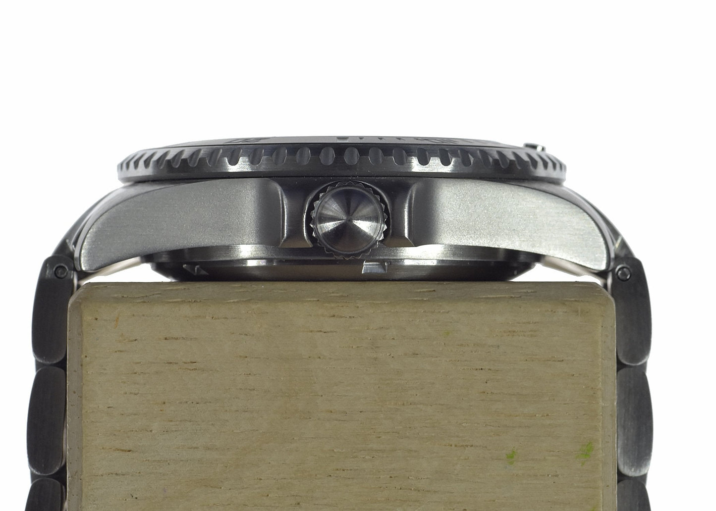 MWC 21 Jewel 300m Automatic Military Divers Watch on Bracelet with Tritium GTLS