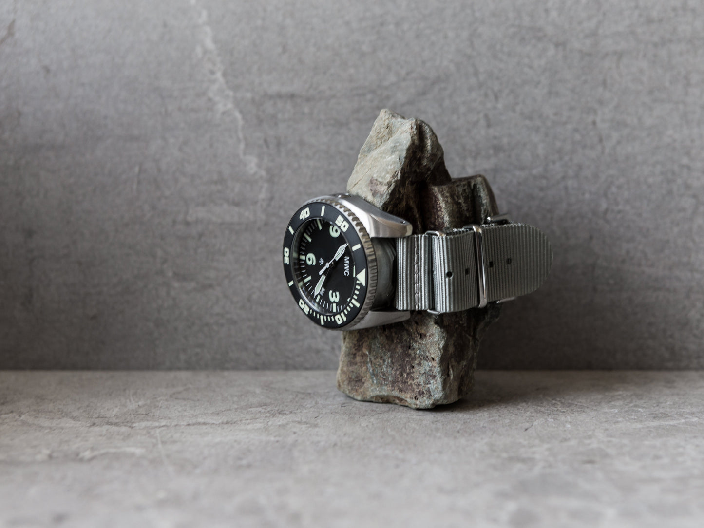 MWC "Depthmaster" 100atm / 3,280ft / 1000m Water Resistant Military Divers Watch in Stainless Steel Case with Helium Valve (Quartz)