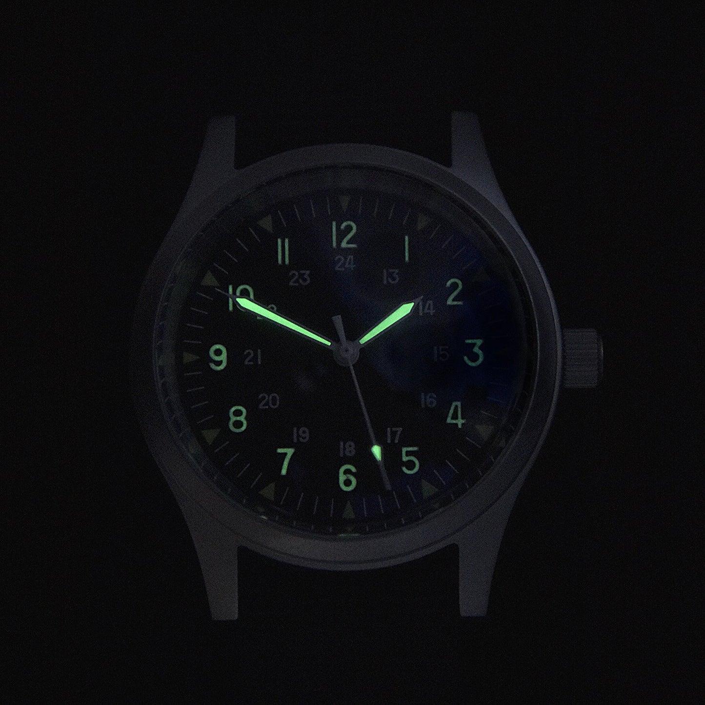 GG-W-113 U.S 1960s Pattern Automatic 100m/330ft Water Resistant Military Watch with Shatter and Scratch Resistant Sapphire Box Crystal