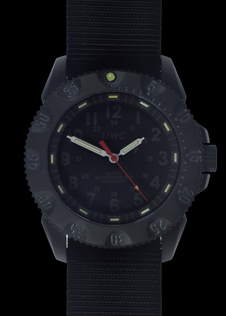 MWC 24 Jewel 300m Automatic Military Divers Watch on Bracelet with Sapphire  Crystal and Ceramic Bezel - Watches Of